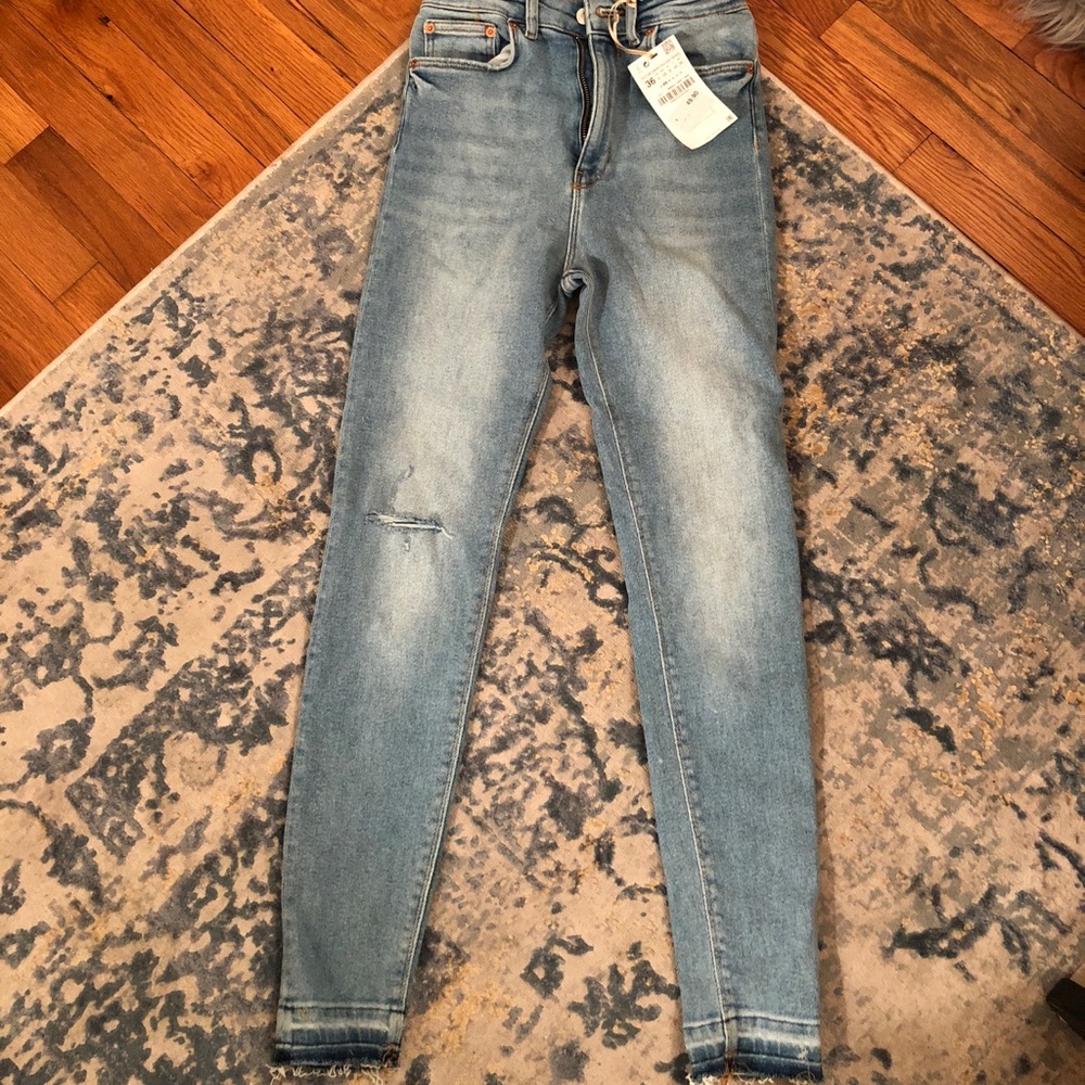 brand new never worn jeans from zara